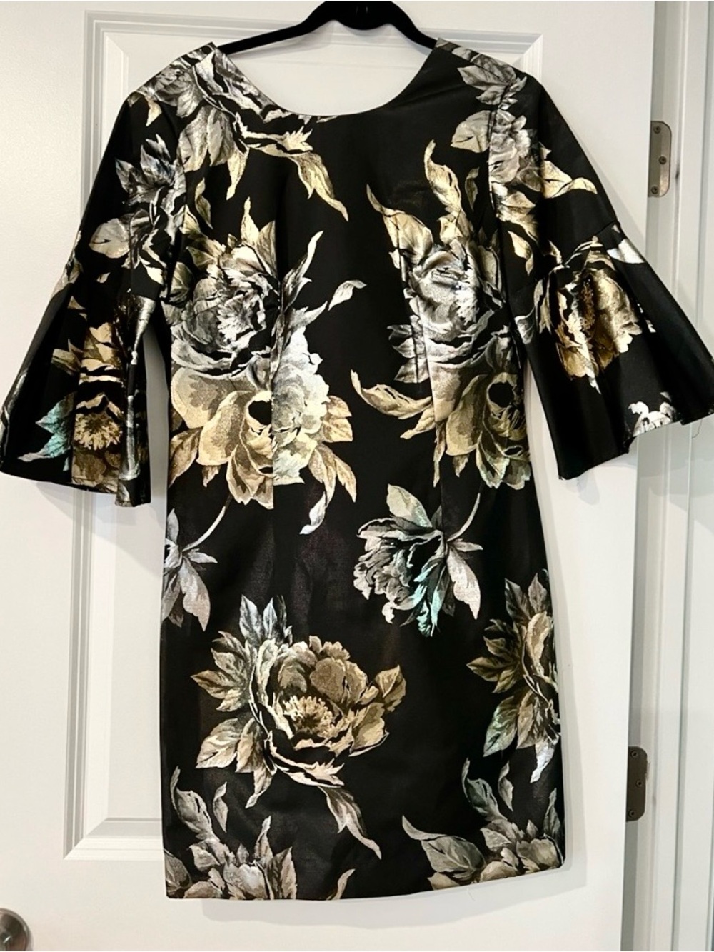 NWT Sz 8 Trina Turk Jacquard Bell-Sleeve Shift Dress in Black/ Metallic